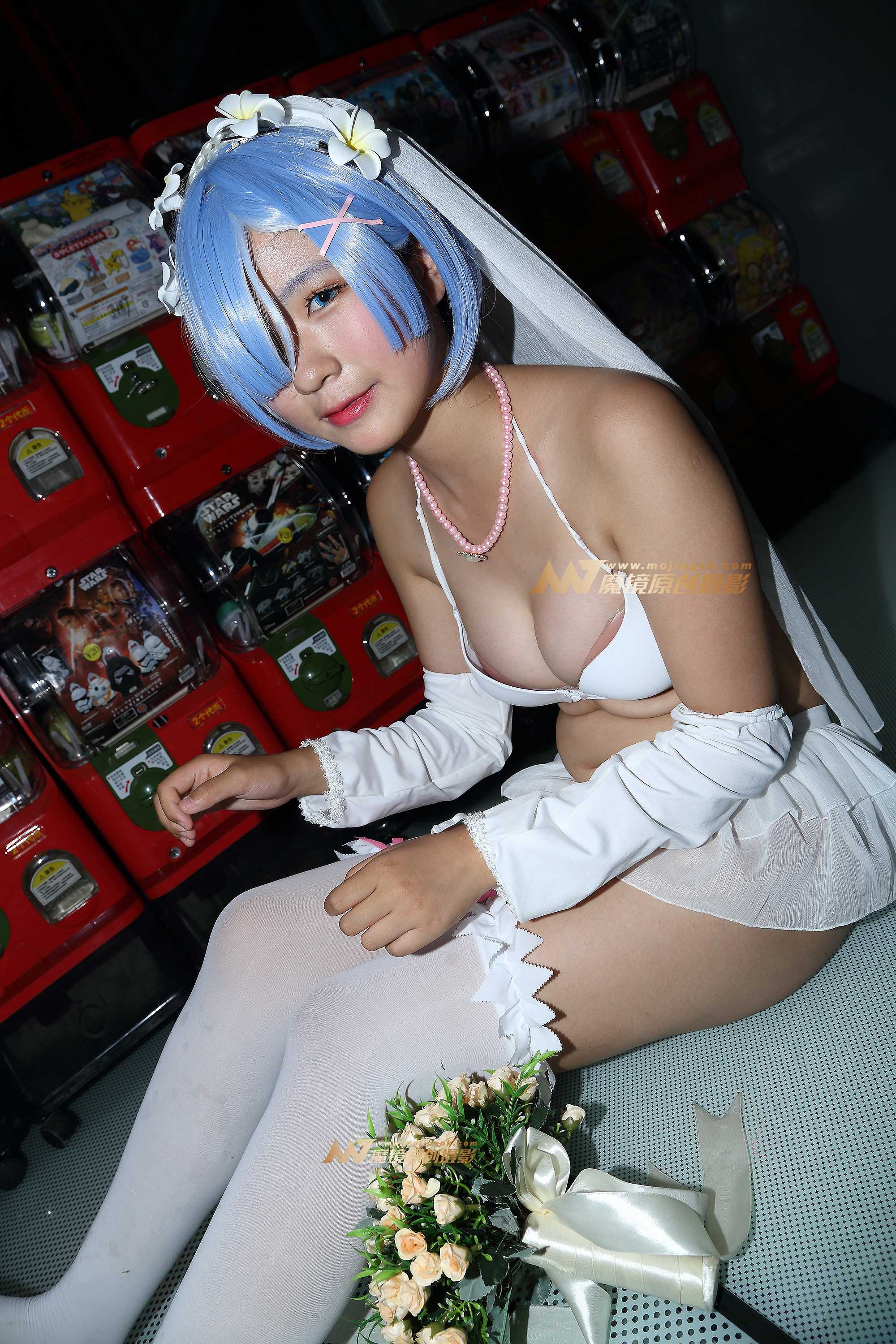 Cos小新娘的萌妹子