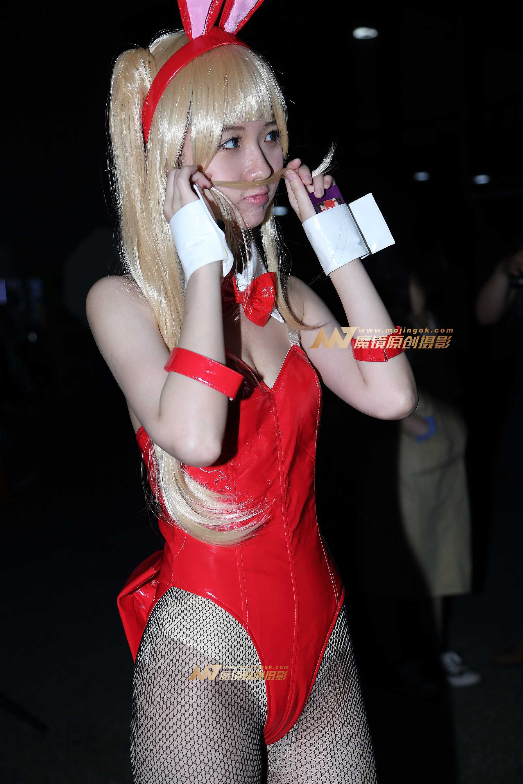 可爱的黑丝兔女郎Coser