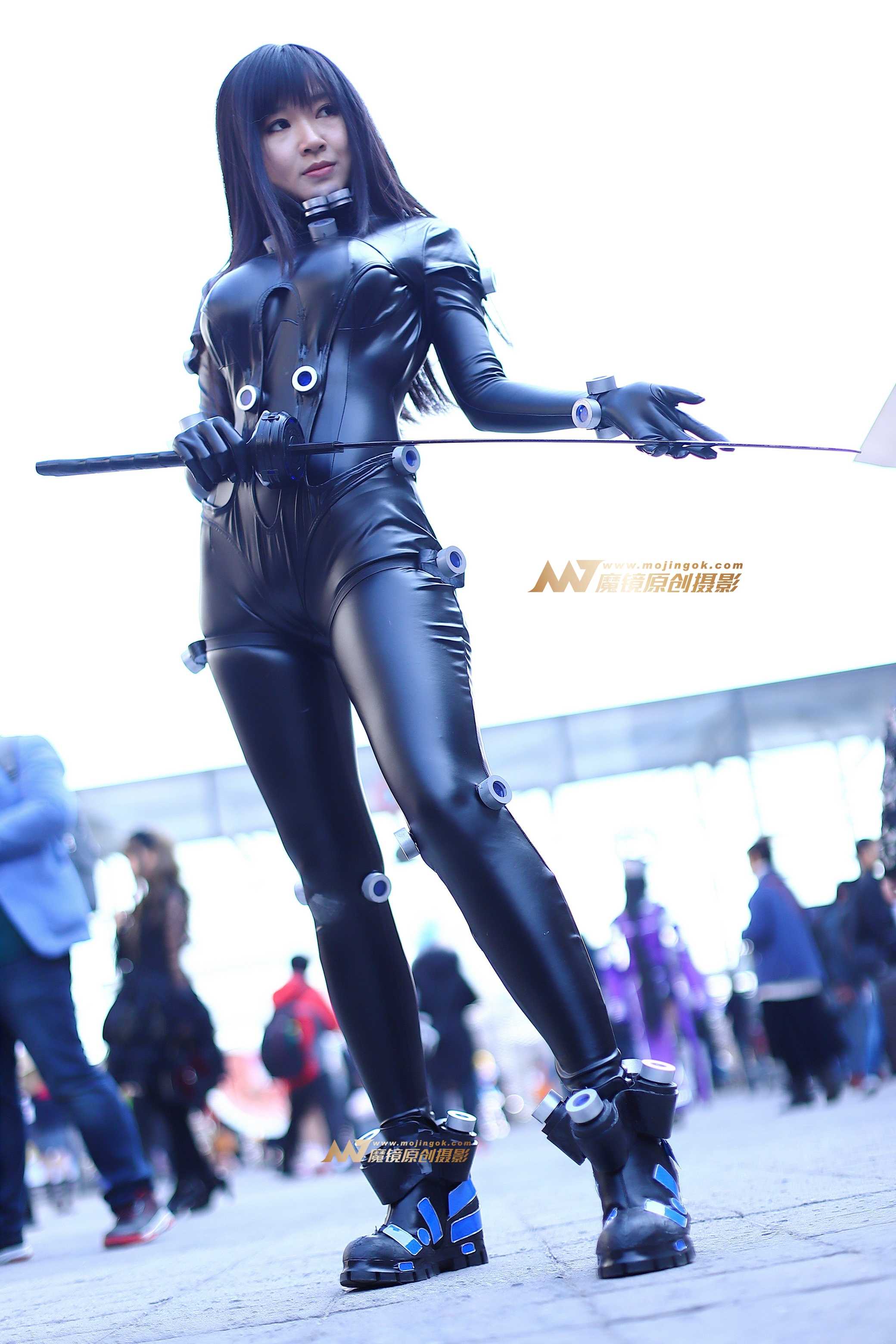 持刀黑色紧身皮装2