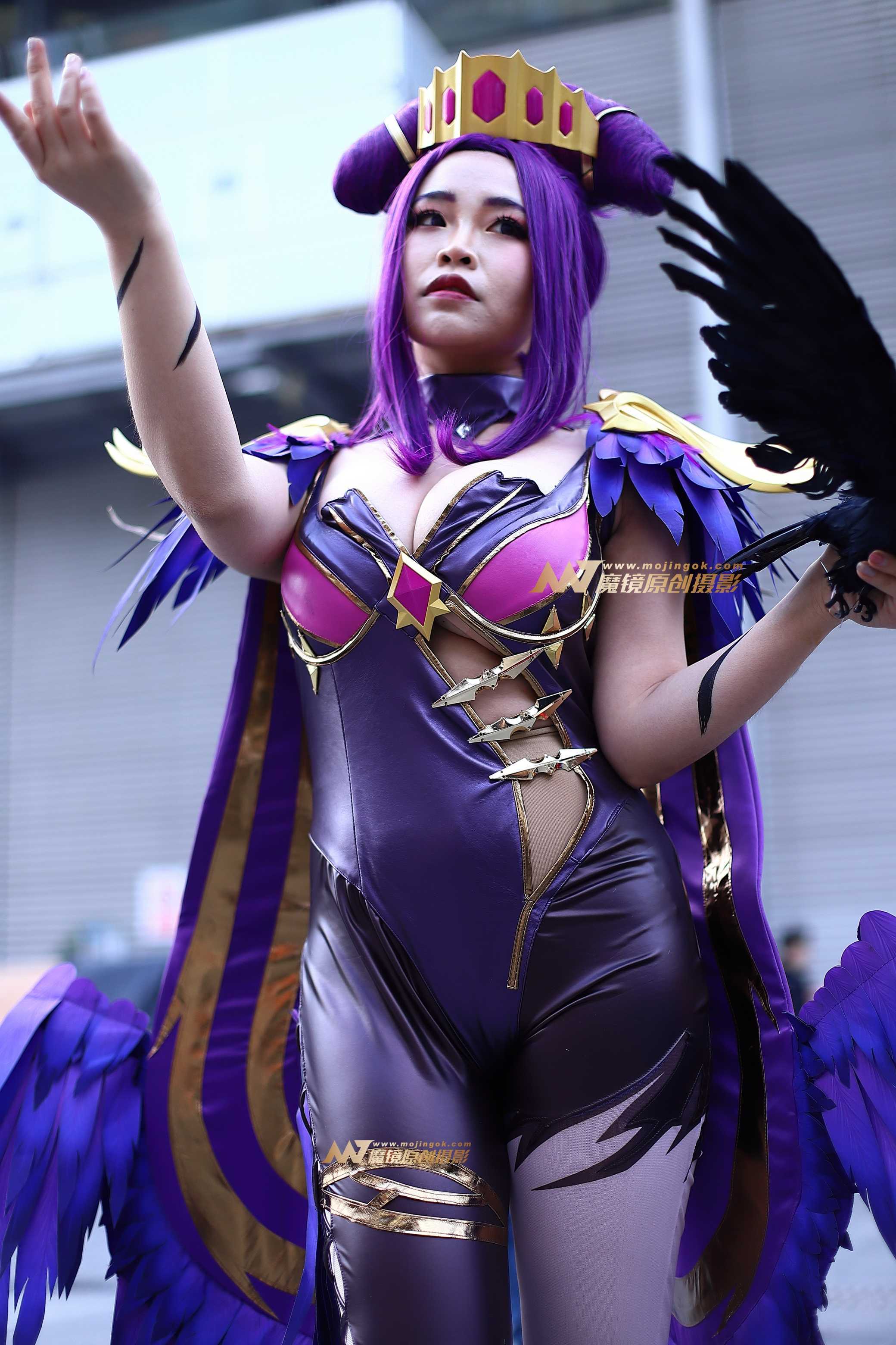 紫色系紧身皮装美胸Coser