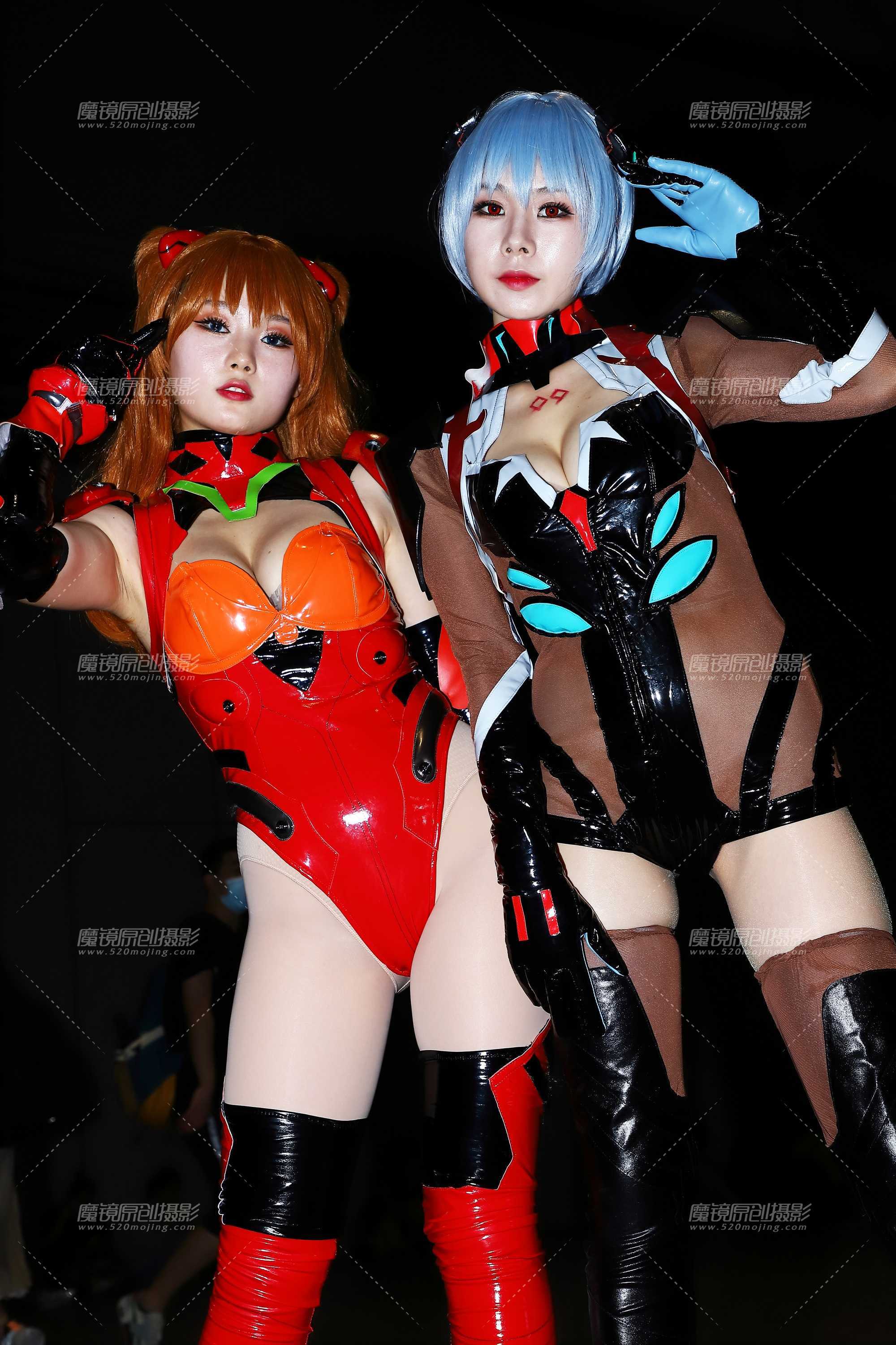 红褐色性感双COSER