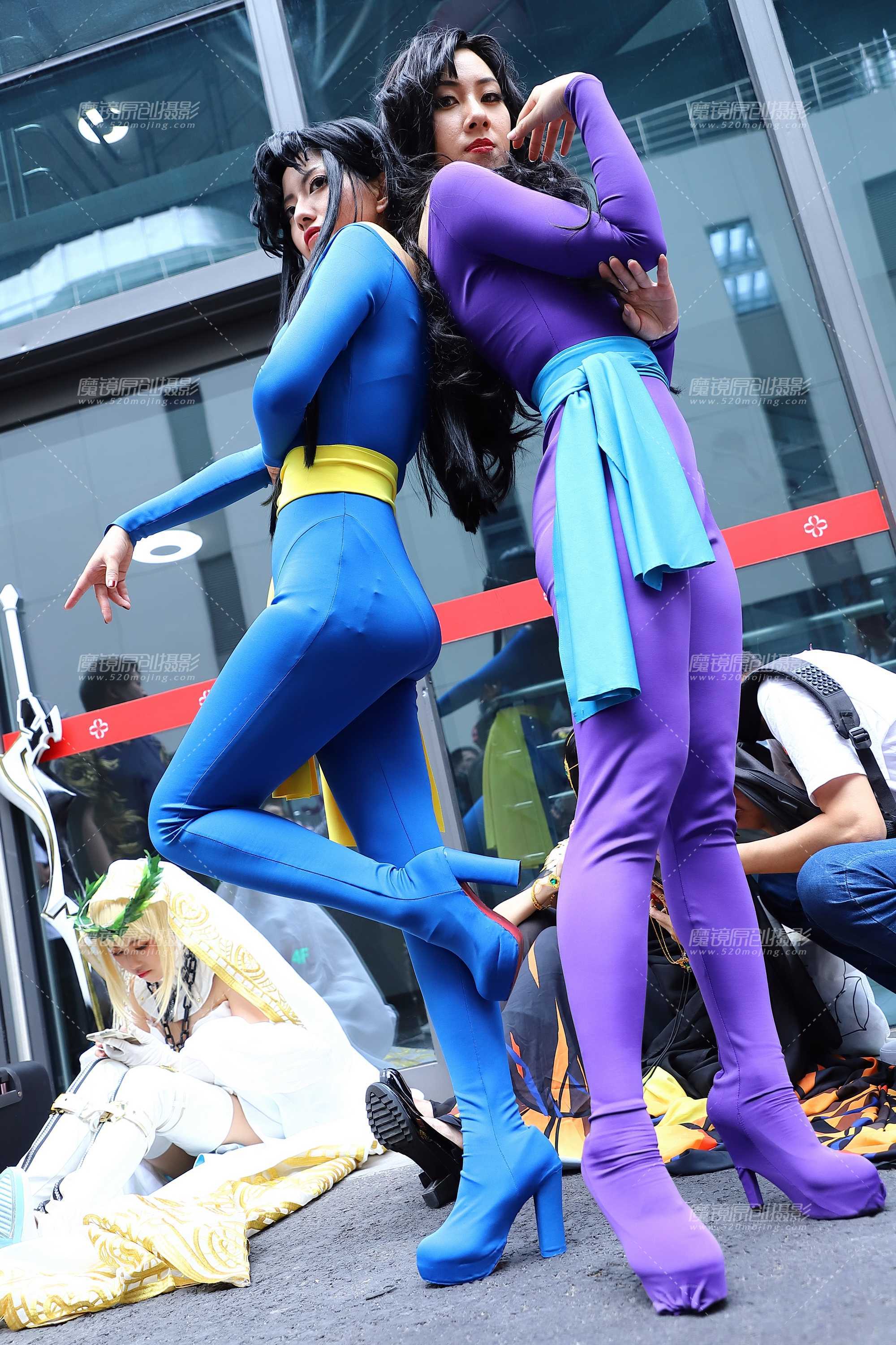 蓝紫紧身服coser