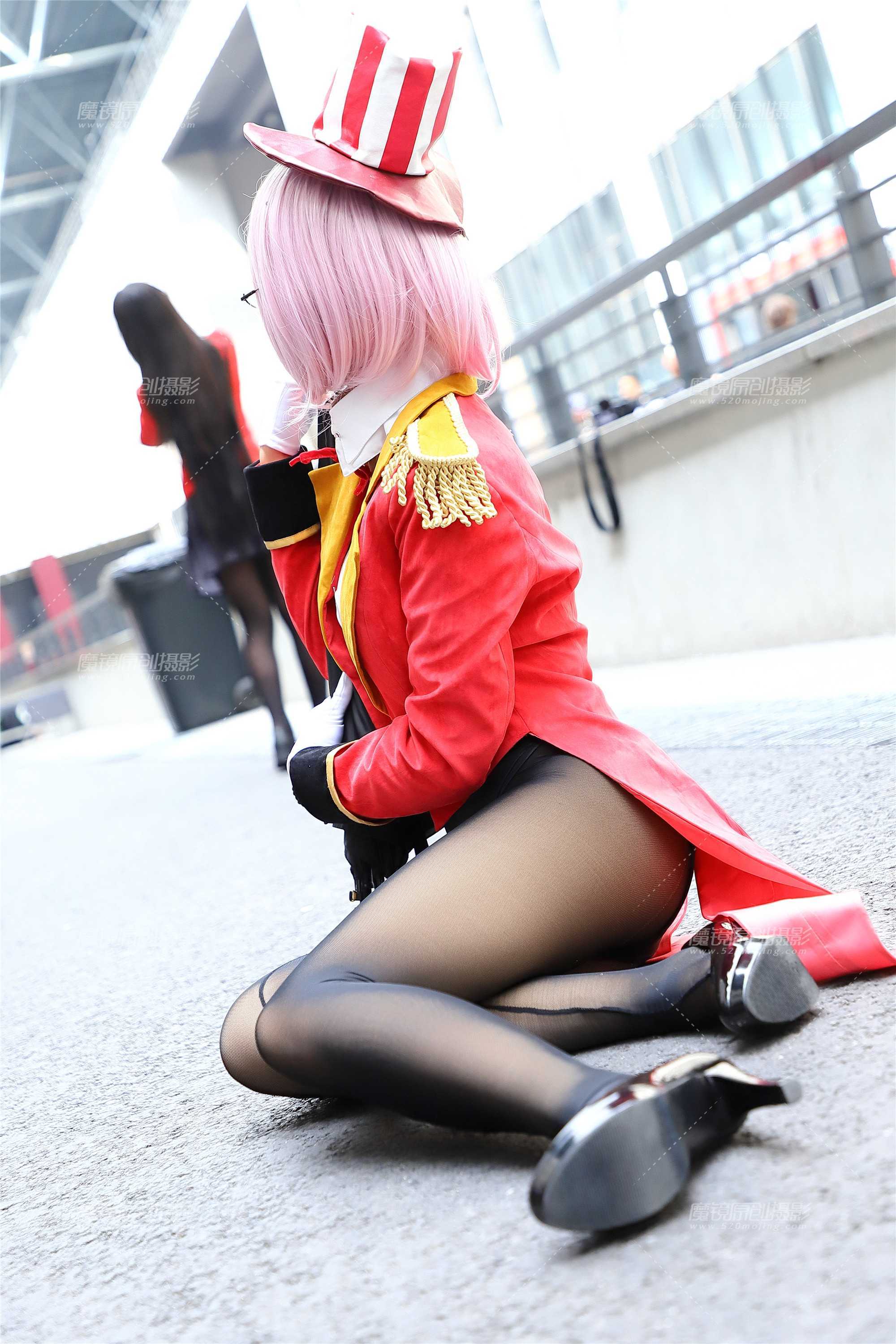 长腿黑丝红衣coser