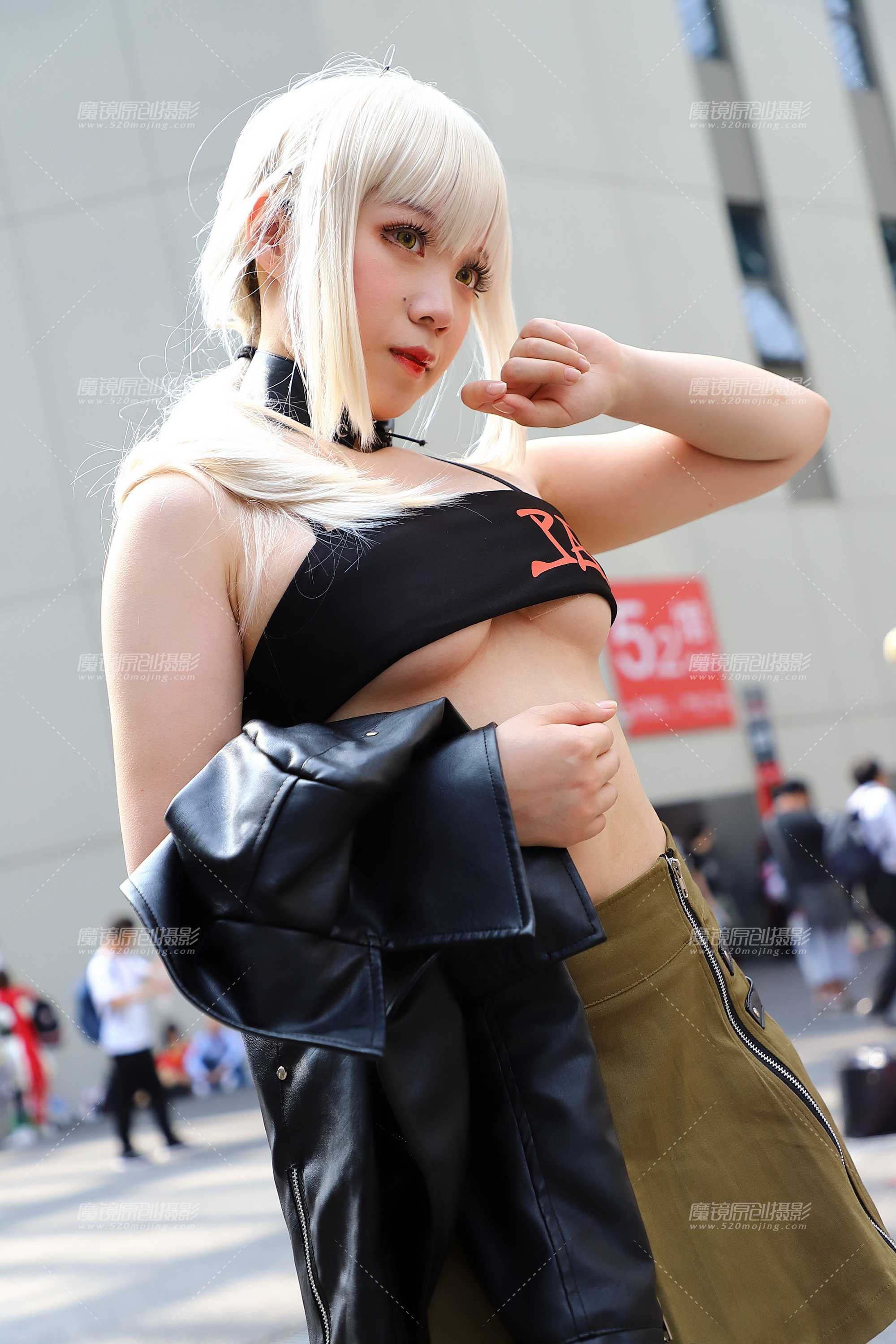 黑色抹胸短裙coser